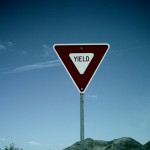 Yield (Vorrang Schild)