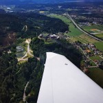 Ohne das Interesse der Affen zu erregen flogen wir am Affenberg vorbei.